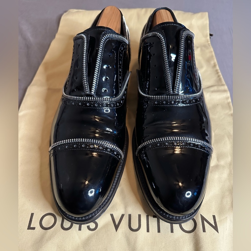 Louis Vuitton Men Black Patent Leather Zipper Shoes EUC